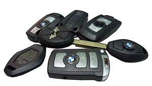 llaves de coche con mando a distancia